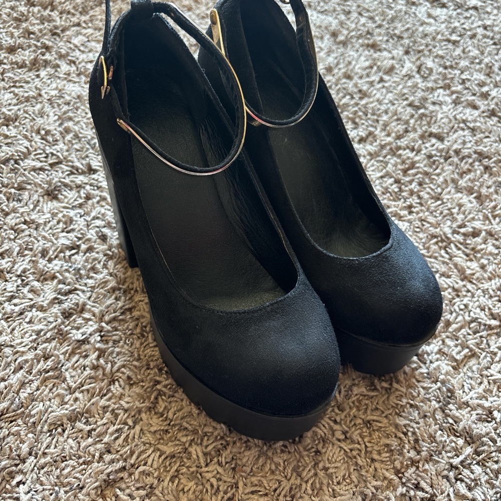 Elegant Black Platform Heels
